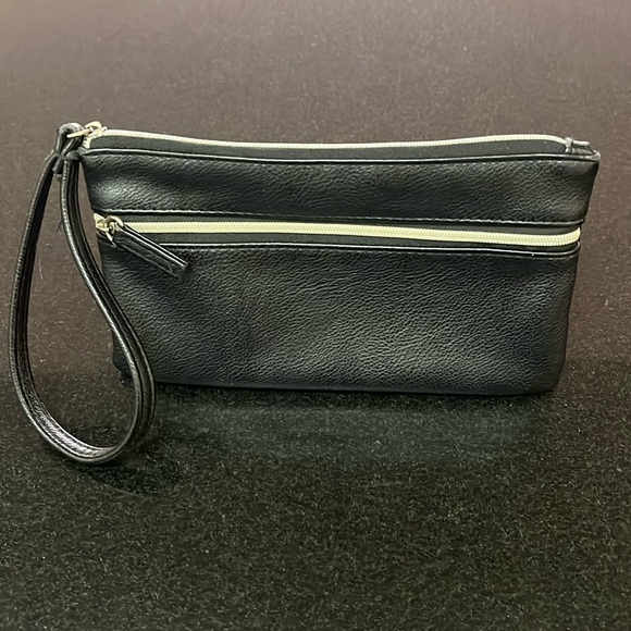 (1 NEW) SHERPA Wristlet w/Pockets & (1) Smaller Wristlet w/Zip Pockets - Picture 3 of 7